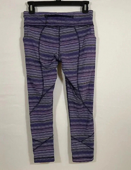 Women’s Lululemon Leggings SZ 6 Wunder Under Cyber Striped Purple Cropped - Picture 2 of 5